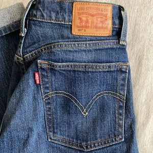 NWOT 501 Skinny Levi Jeans
